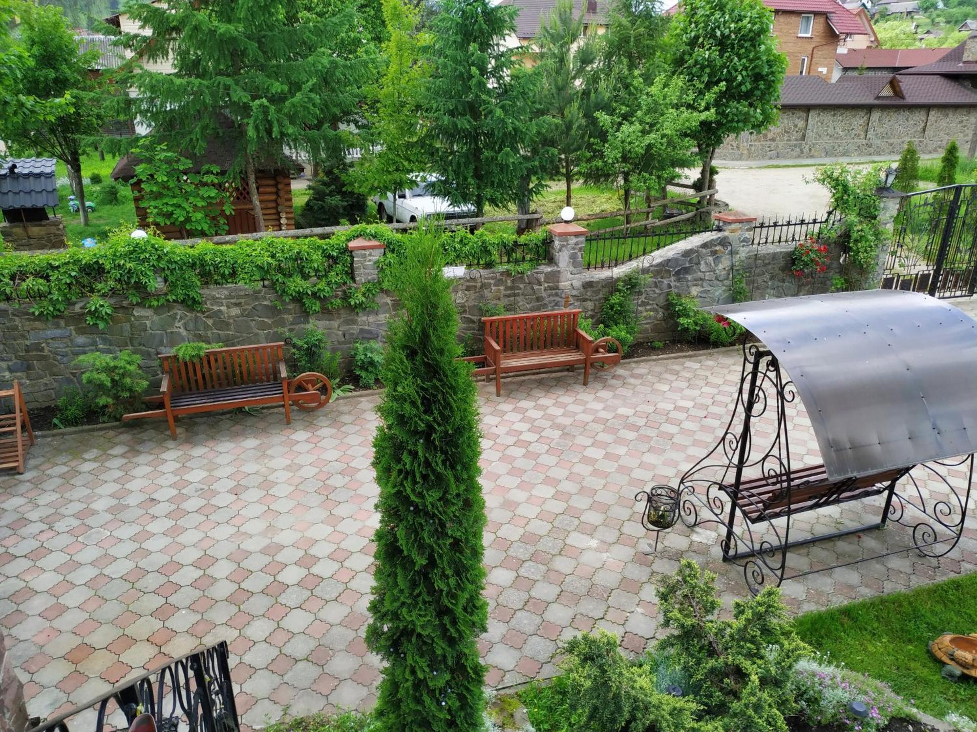 Kvitkovyi Rai Hotel Slavske Exterior photo